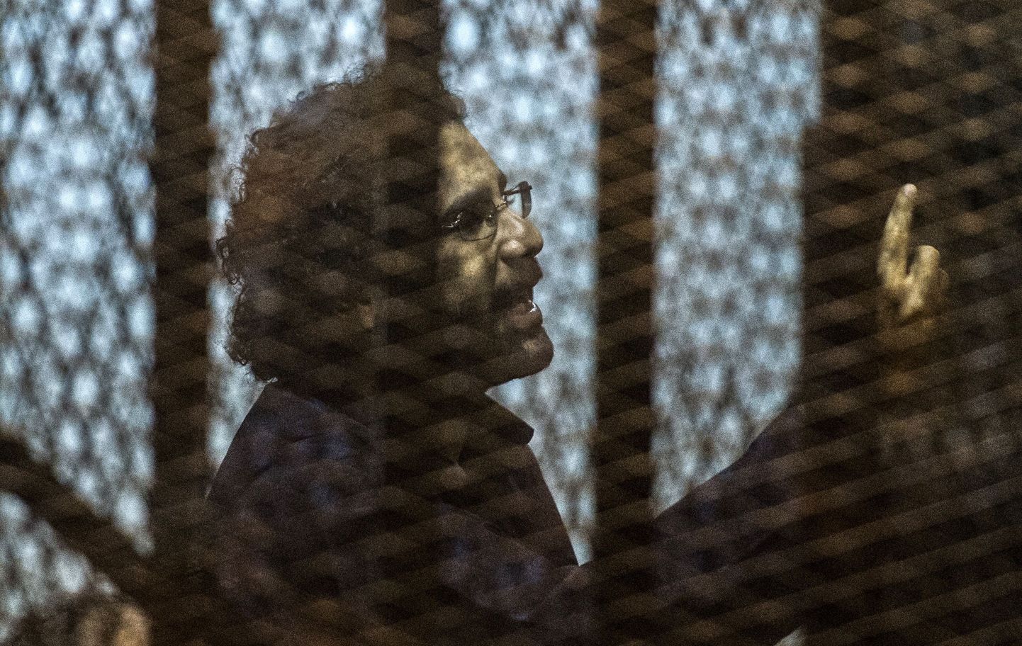Egiptuse 2011. aasta revolutsiooni üks juhte Alaa Abdel Fattah kohtus.