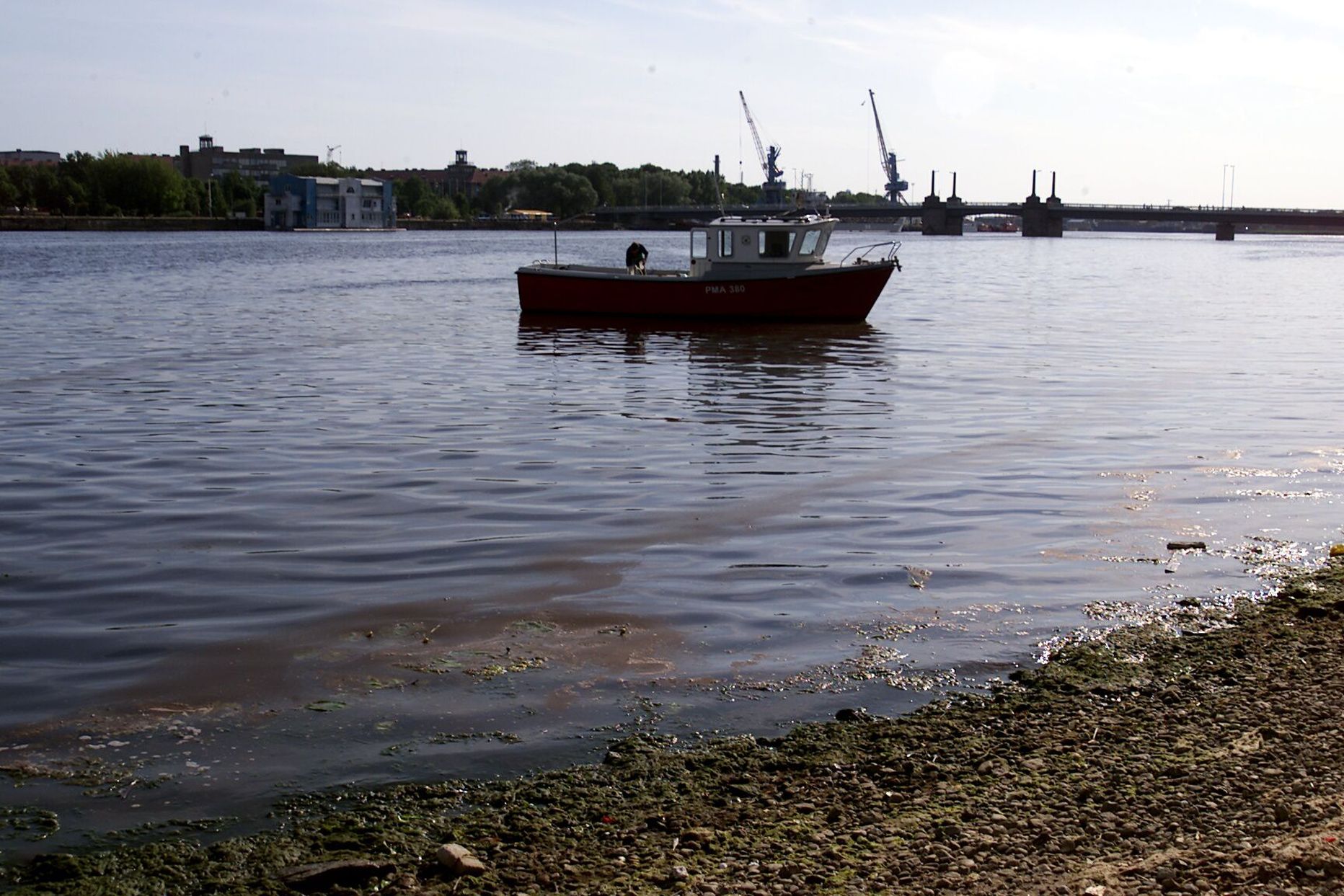 Ekskursantidele räägitakse Pärnu merendusest ning Pärnu jõe ja lahe veestikust.