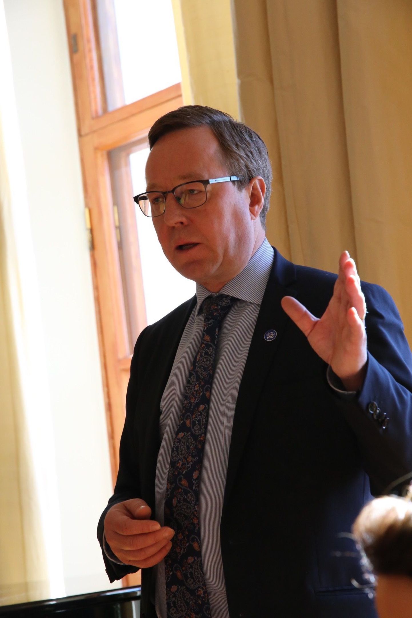 ​Soome majandusminister Mika Lintilä täna Soome suursaatkonnas biomajandusteemalises ümarlauas.