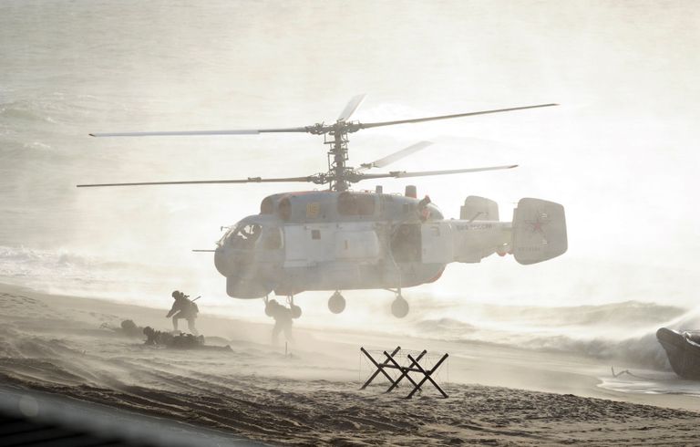 Venemaa sõdurid ja helikopter õppusel Zapad-2013.  RIA Novosti/Reuters/Scanpix