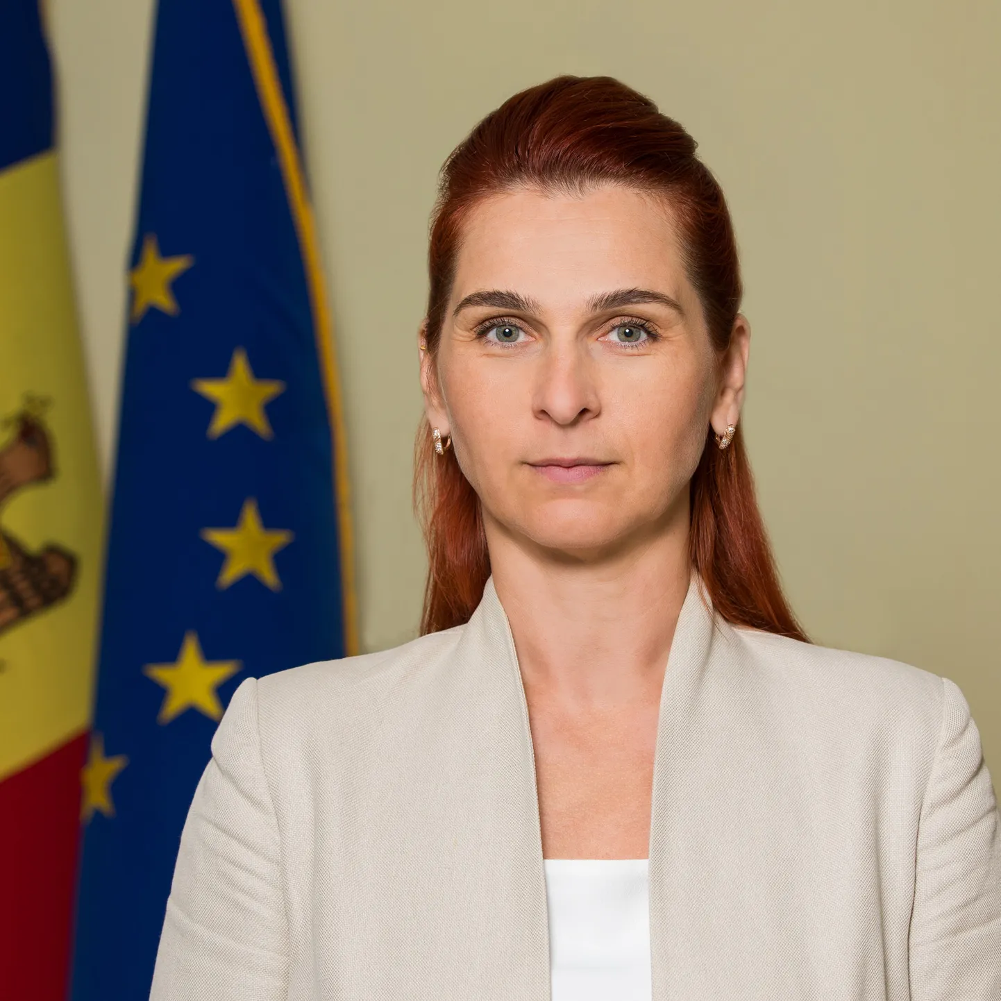 Ana Revenco.