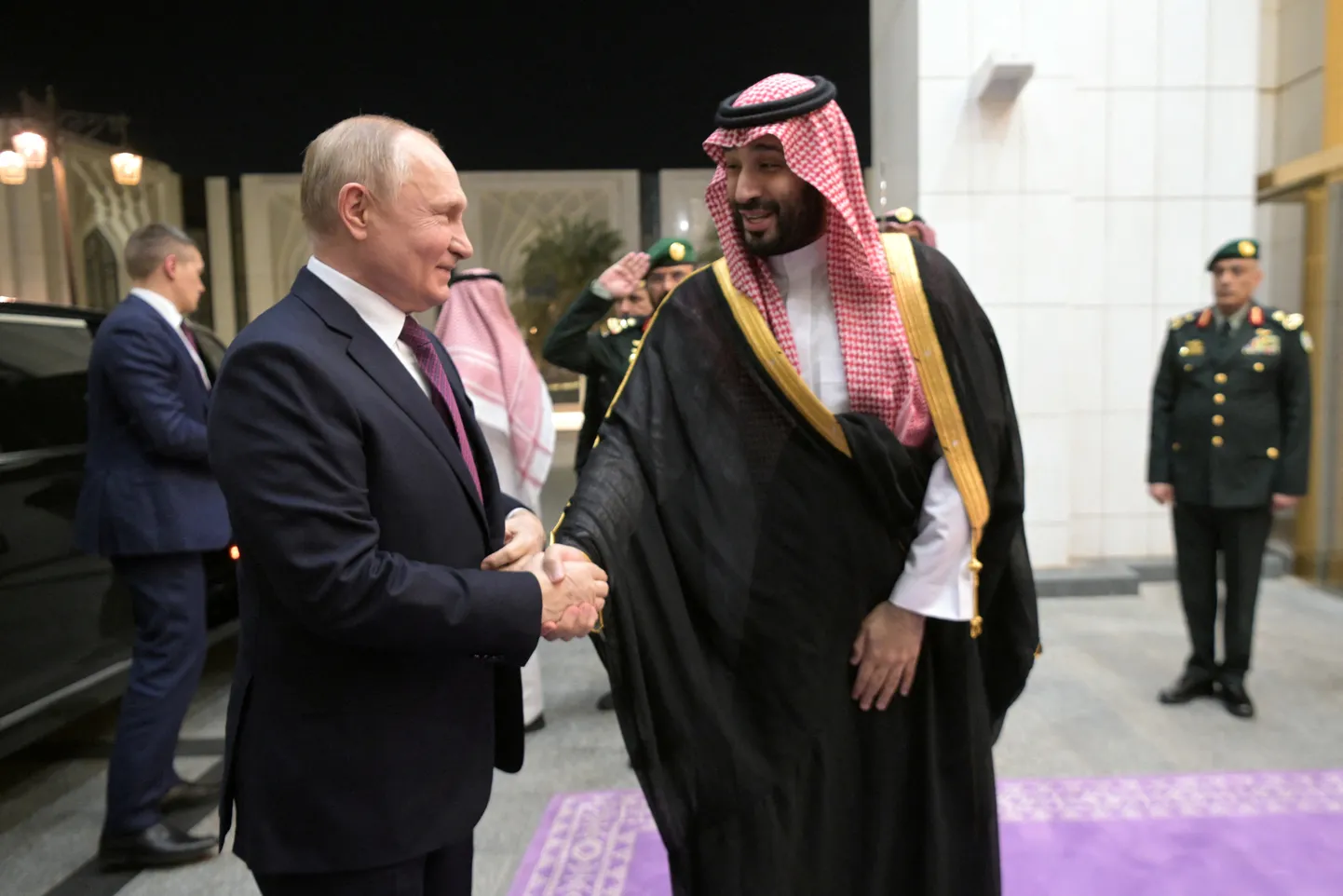 Venemaa president Vladimir Putin ja Saudi Araabia kroonprints Mohammed bin Salman ar-Riyadis.
