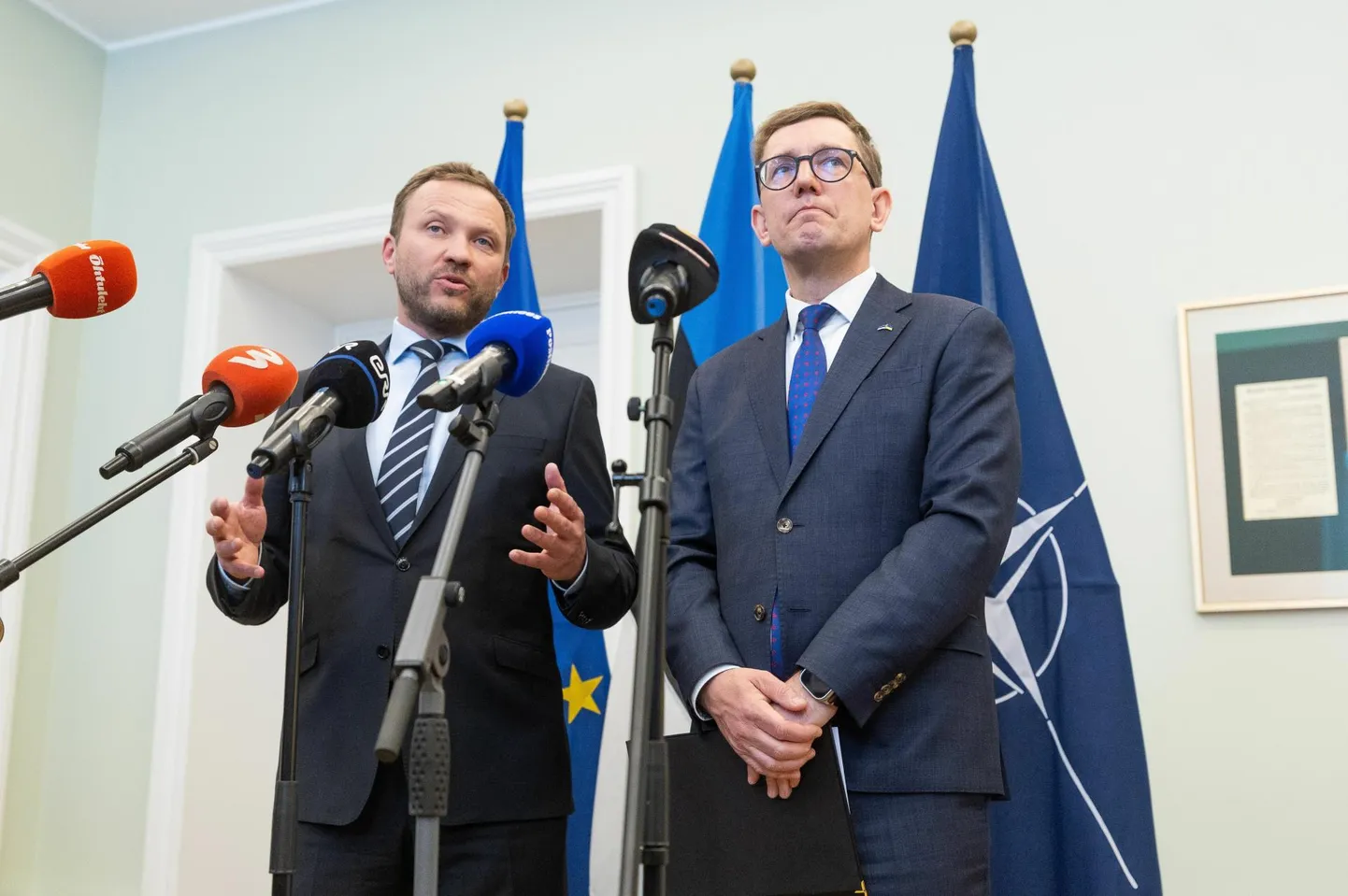 Ehkki Margus Tsahkna (Eesti 200) ja Kristen Michal (RE) teatasid esmaspäeval pressikonverentsil, et põhiseaduse muudatusega minnakse kindlameelselt edasi, on praeguseks on seis märksa keerulisem, sest uuel plaanil pole sotside toetust.