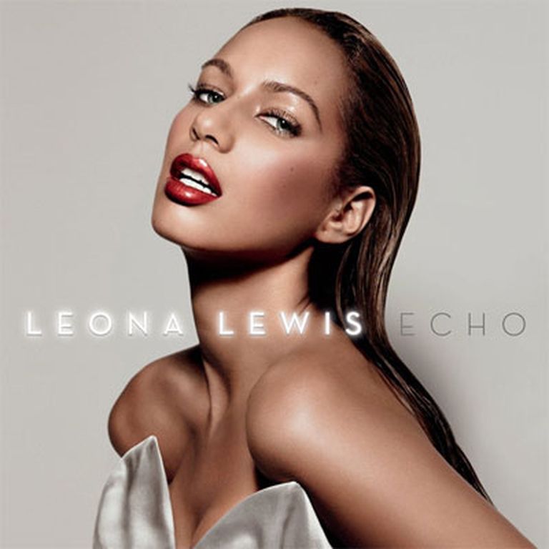 2006. gada televīzijas šova "X Factor" šova uzvarētāja Leona Luisa (Leona Lewis) ar savu jaunāko albumu "Echo" debitē albumu topa 1.vietā 