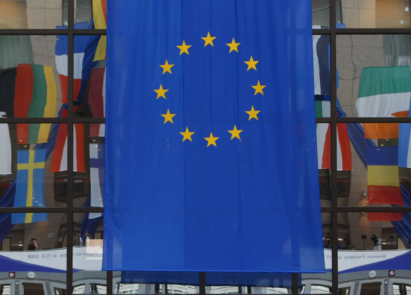 Euroopa Liidu lipp Euroopa Komisjoni hoonel.