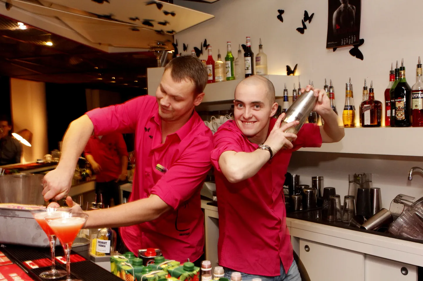 Бармены коклейль-бара Butterfly lounge
