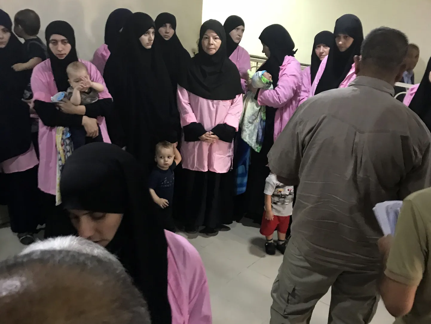 Eluks ajaks seotuse eest ISISega vangi mõistetud naised täna Bagdadi kriminaalkohtus.