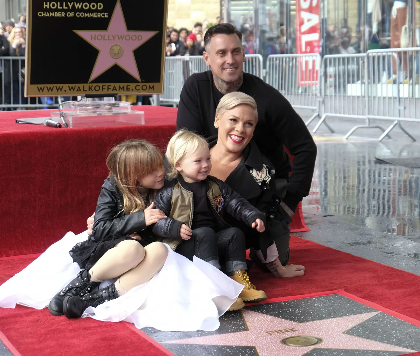 Lauljatar P!nk koos perega.