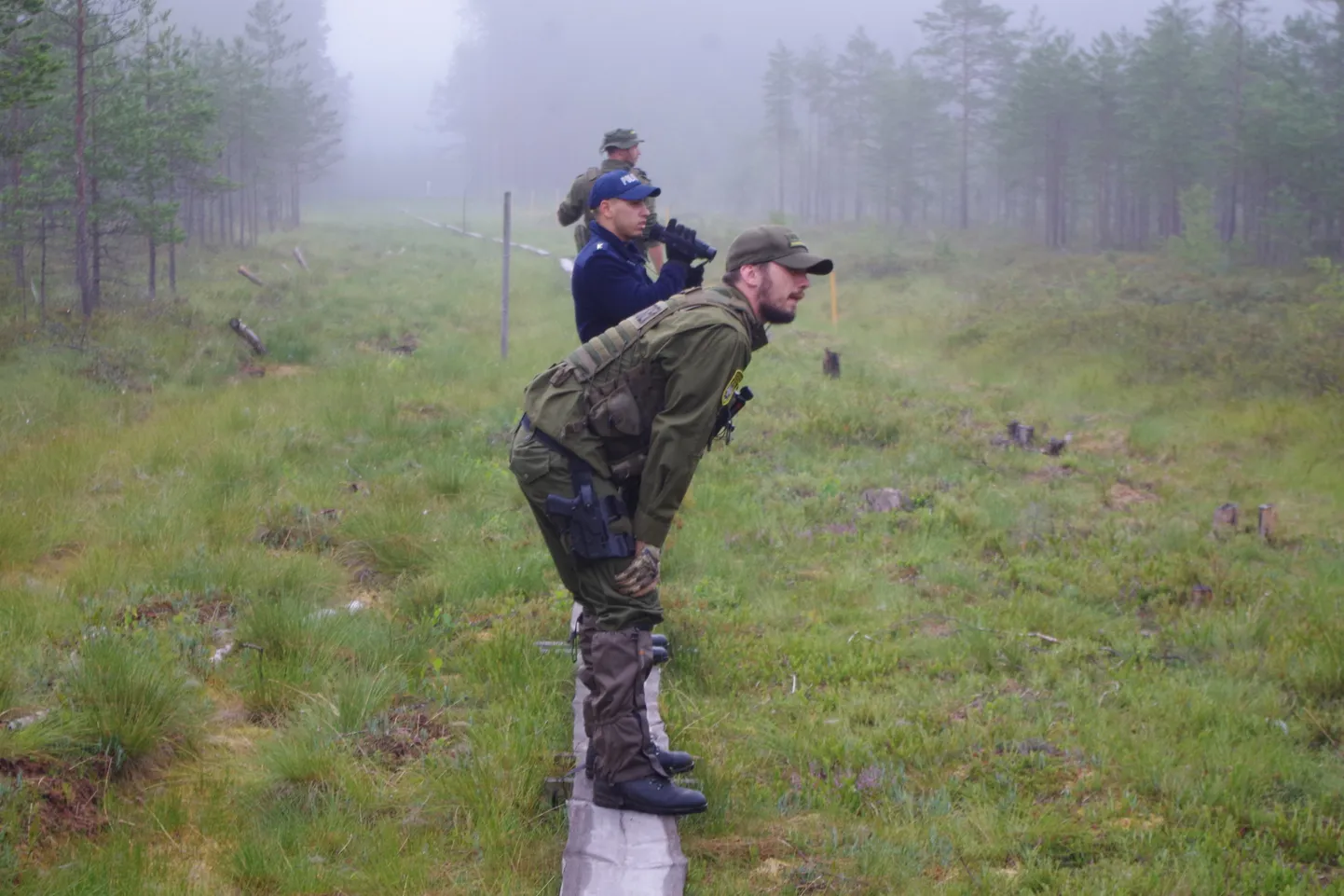 Piirivalvurid Eesti-Vene kontrolljoonel. Foto on illustratiivne.