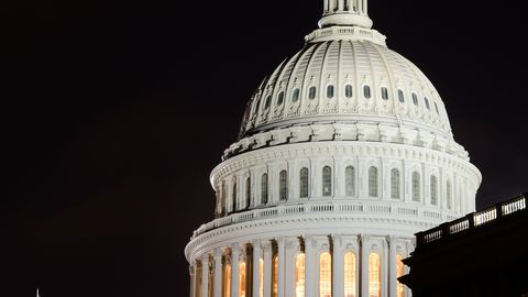 ASV Senāts pieņem likumprojektu par valdības darba atsākšanu