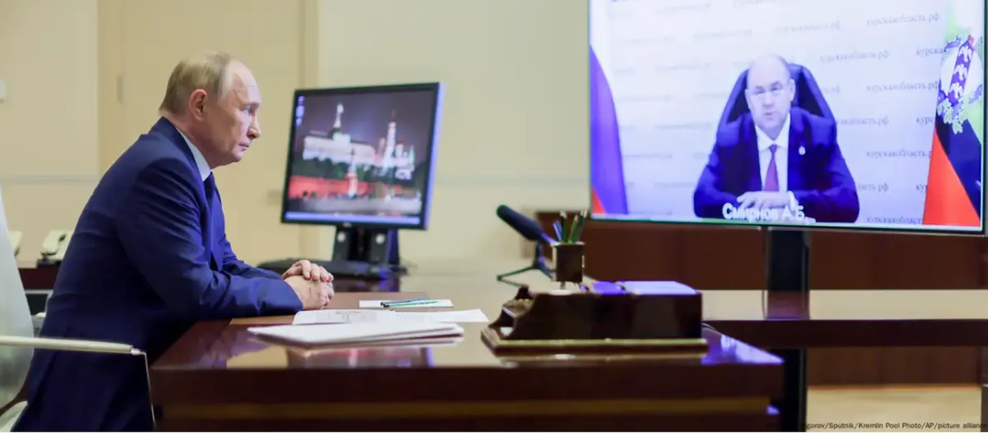 Владимир Путин во время видеоконференции по Курску