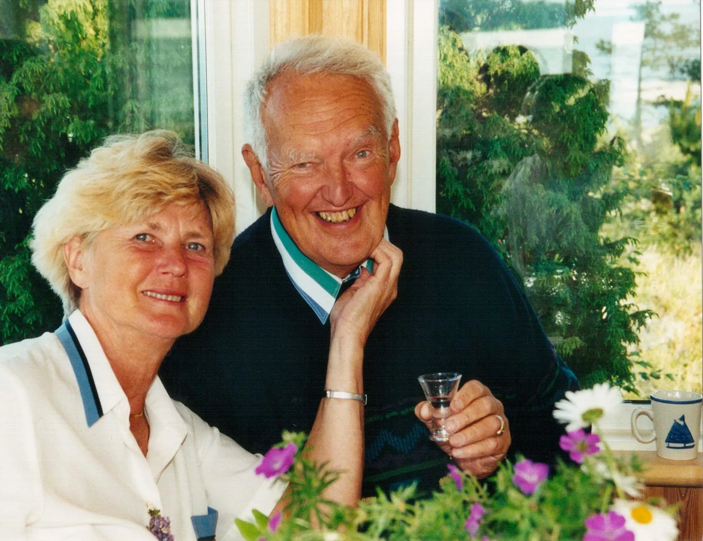 ARMASTUS ESIMESEST PILGUST: Jaan ja Mai-Liis 90ndatel aastatel.
