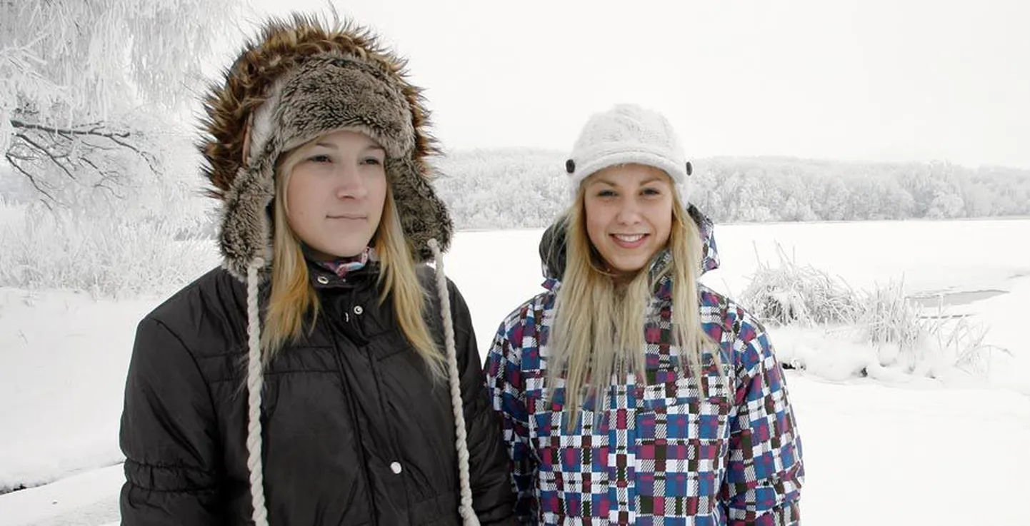 17-aastane Kerttu Kukk ja 16-aastane Laura Rätsep tõid jaanuari alguses Huntaugu rannas veest välja tüdruku.