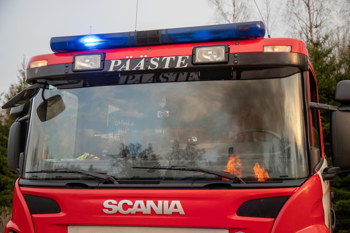 Päästjad võitlevad mitmel pool Eestis maastiku- ja metsatulekahjudega. Pilt on illustreeriv.
