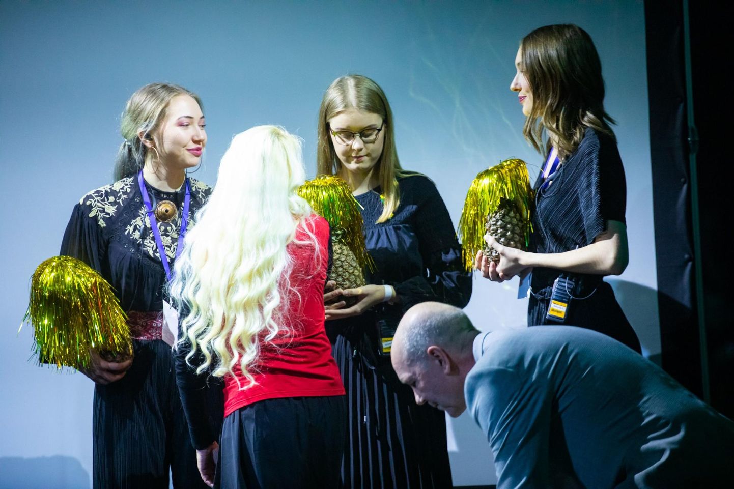 Selleaastase filmifestivali peakorraldajad olid gümnasistid (vasakult) Miina Roost, Margareth Villers ja Katariina Parkja.
