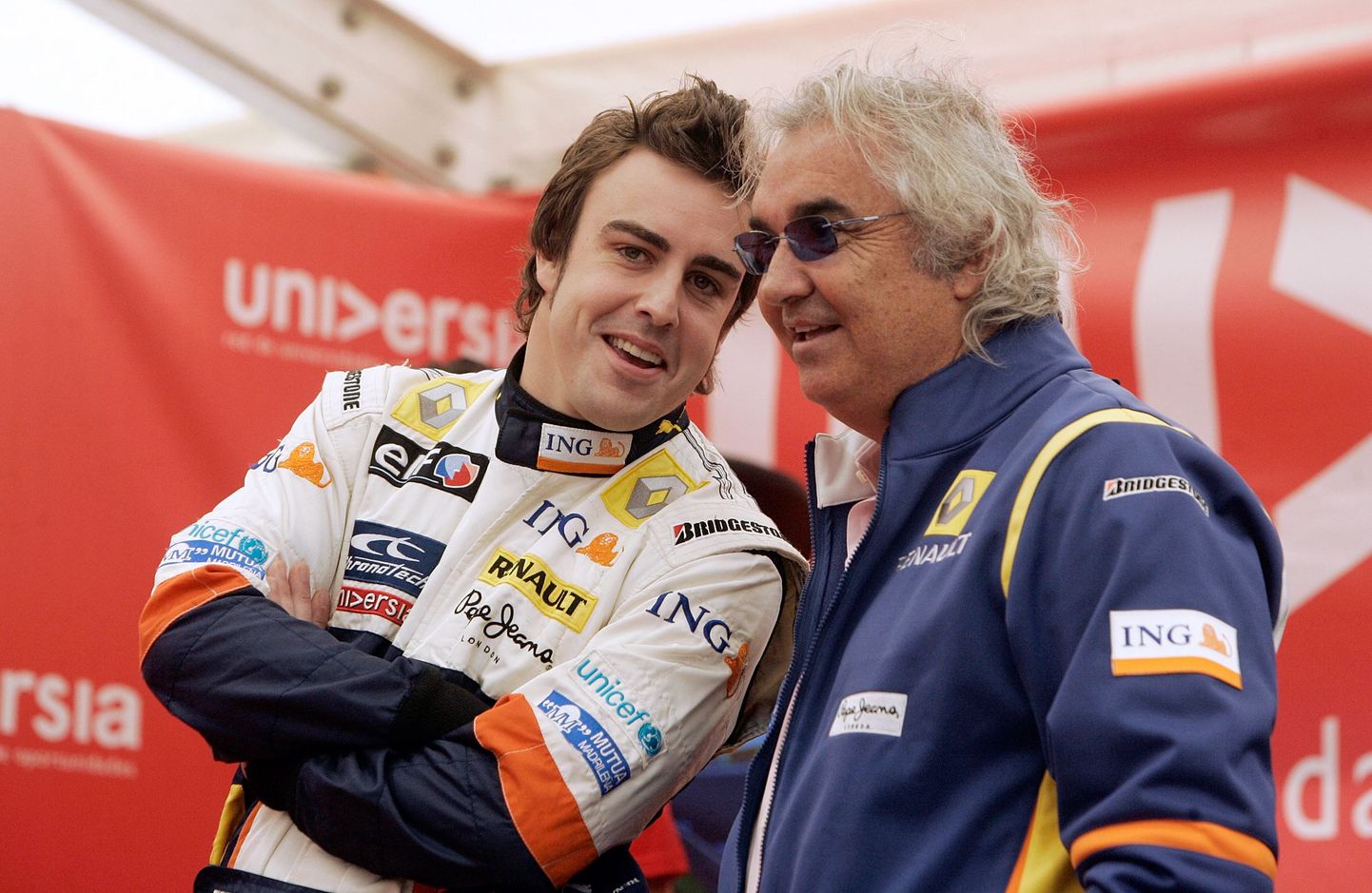 Fernando Alonso (vasakul) ja Flavio Briatore