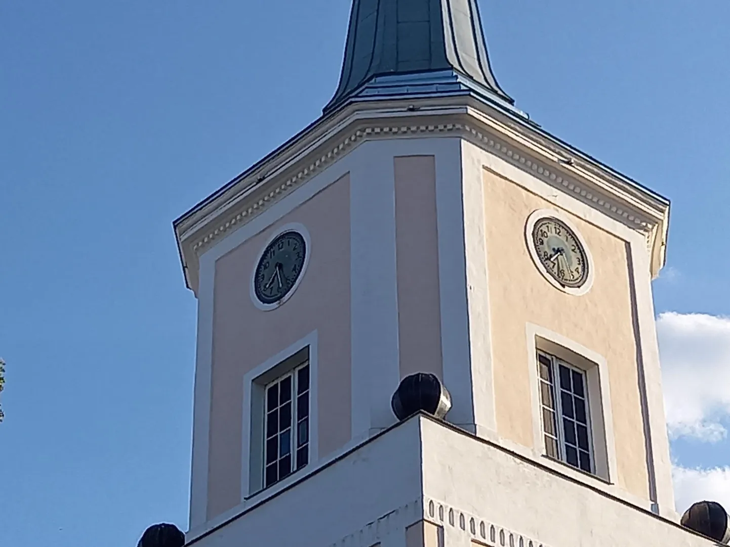 Valga Jaani kiriku tornikell esmaspäeva õhtul