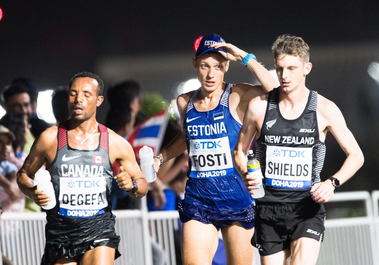 Roman Fosti leidis Doha maratonirajal mõnusa pundi, kus sai koos kahe uusmeremaalasega sobivas tempos kilomeetreid neelata.
