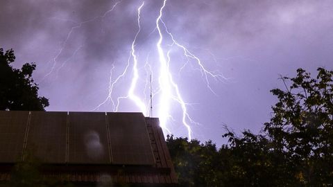 Ilmateenistus hoiatab äikese, rahe ja trombivõimaluse eest