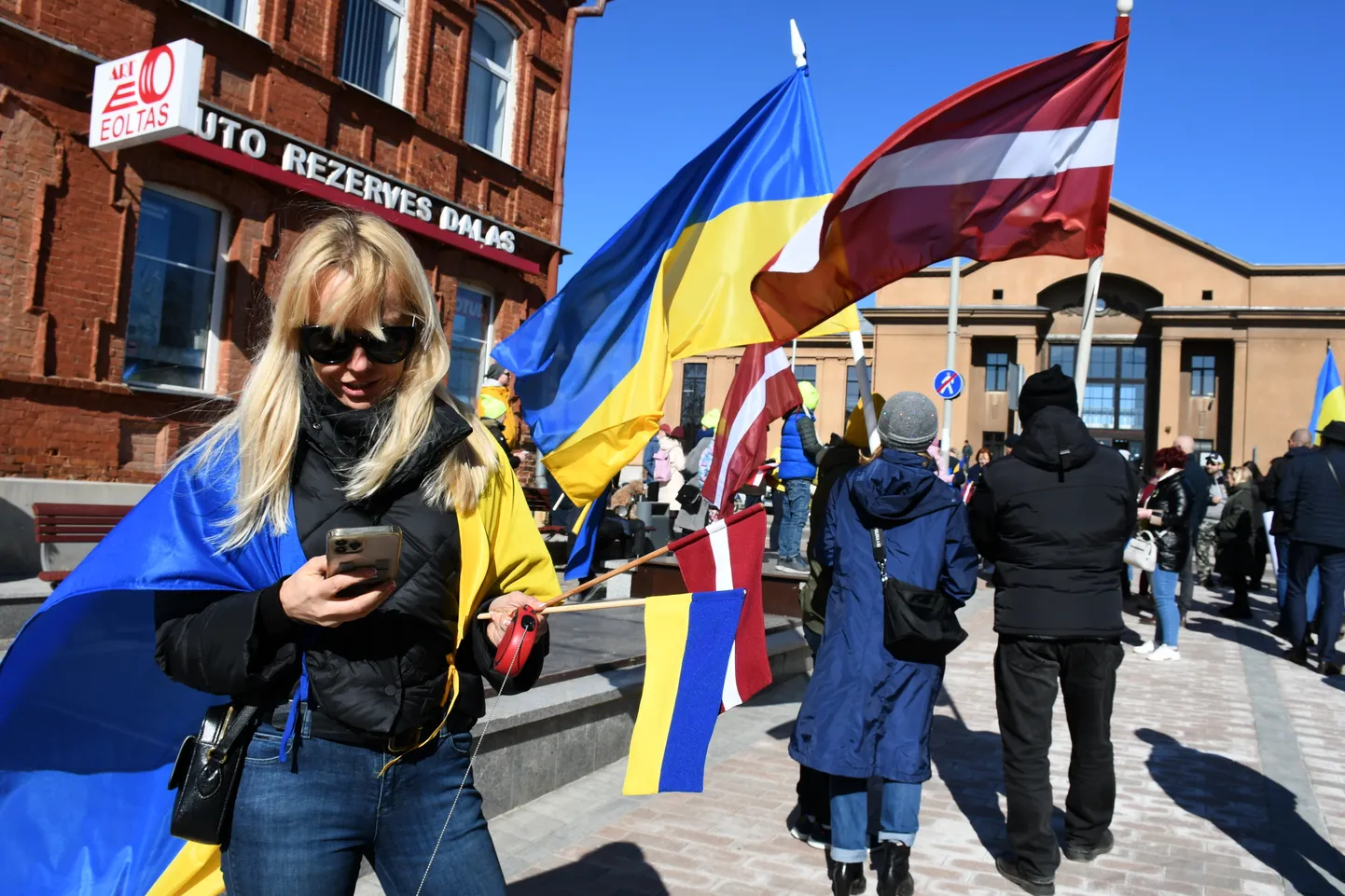 Daugavpilī notiek gājiens "Latvija atbalsta Ukrainu"