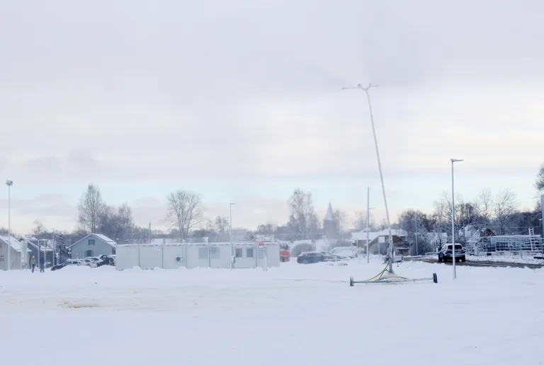 Lumekahurid töötavad kohas, kuhu on uueks nädalaks vaja teha Limpa suusakoolile võimalikult hea plats, kus lapsed saavad suusatama õppida.