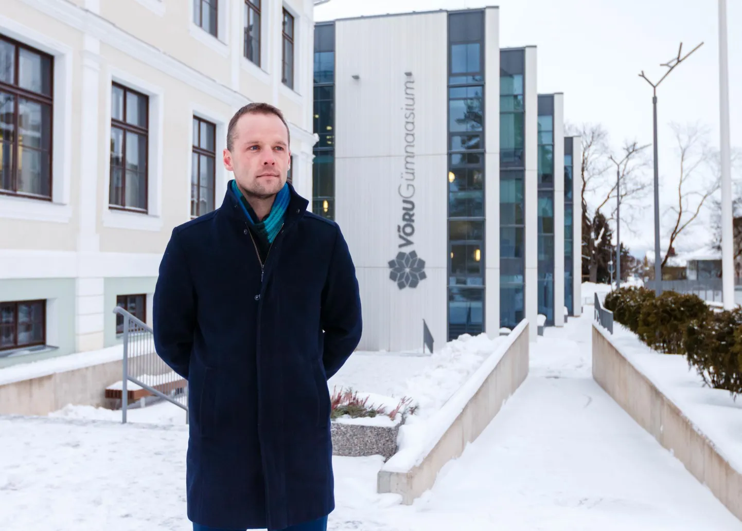 Võru gümnaasiumi direktor Karmo Kurvits sõnas, et praegu neil koolist haiguse tõttu tavapärasest oluliselt rohkem puudujaid ei ole. Ta arvas, et sellele on kaasa aidanud veekraanide juurde pandud desinfitseerimis­vahendid.