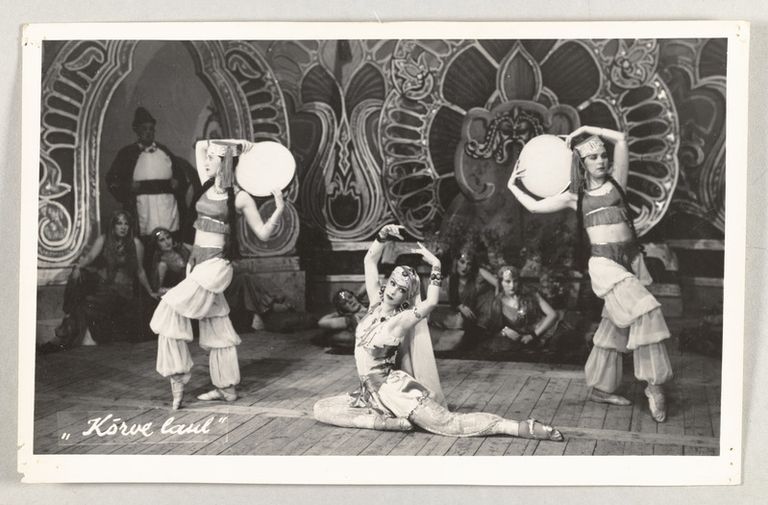 Foto Estonia teatri operetilavastusest «Kõrve laul», 1935, ETMM _ 5429 T 10:3/393:9, Eesti Teatri- ja Muusikamuuseum, Muis.