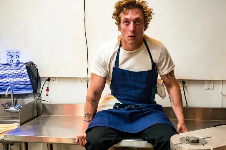 Televaatajatel ei saa küllalt intensiivsest restoranisarjast «The Bear». Pildil peaosaline Jeremy Allen White.
