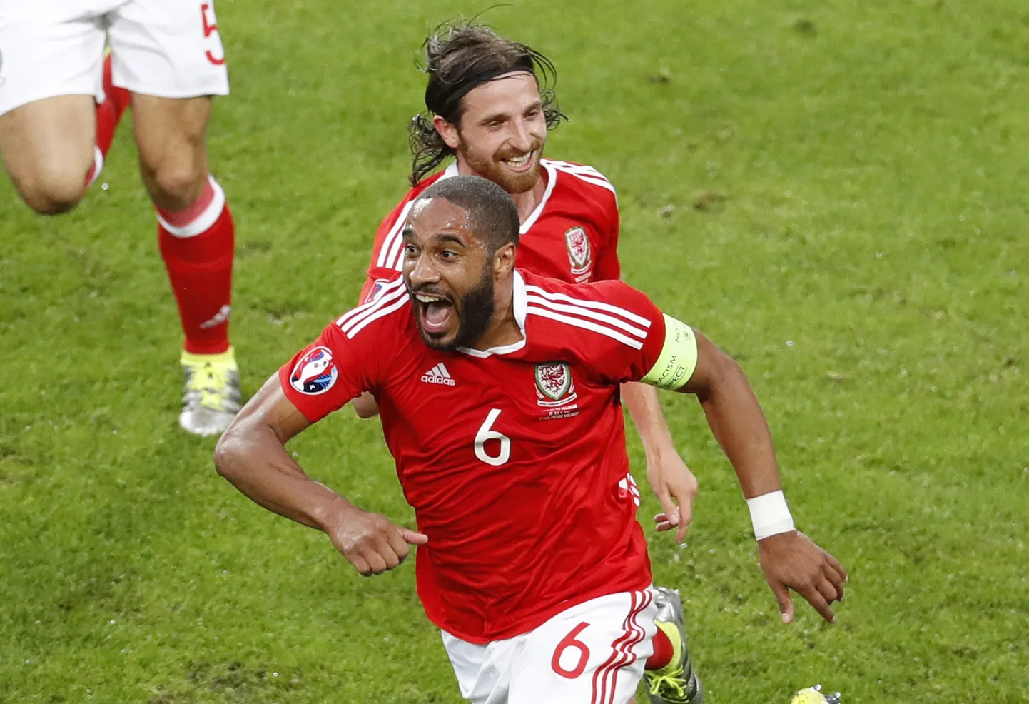 Ashley Williams (esiplaanil) on seni Walesi koondist edukalt vedanud.