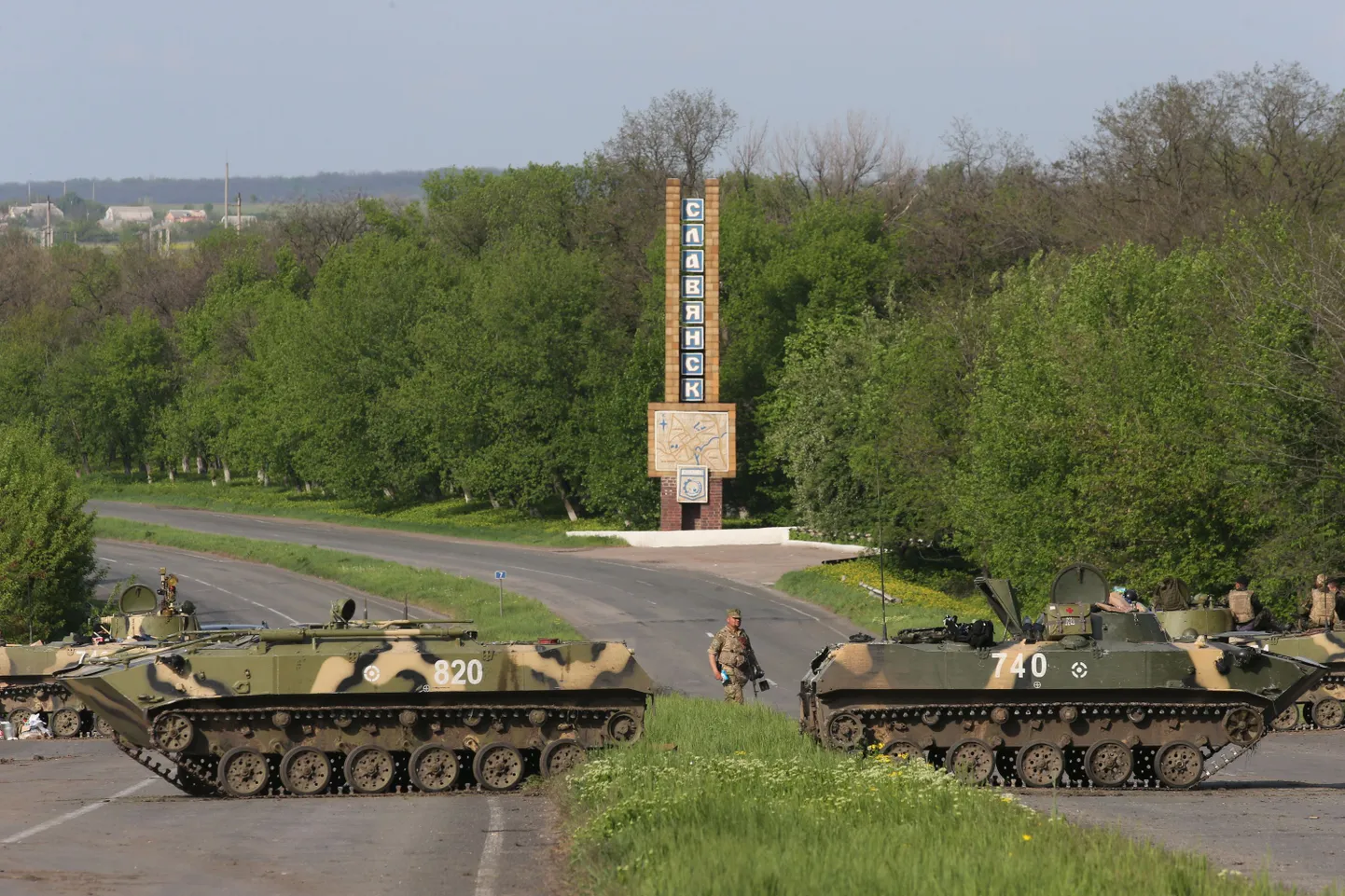 Ukraina armee kontrollpunkt Harkivi-Rostovi maanteel Slovjanski juures.