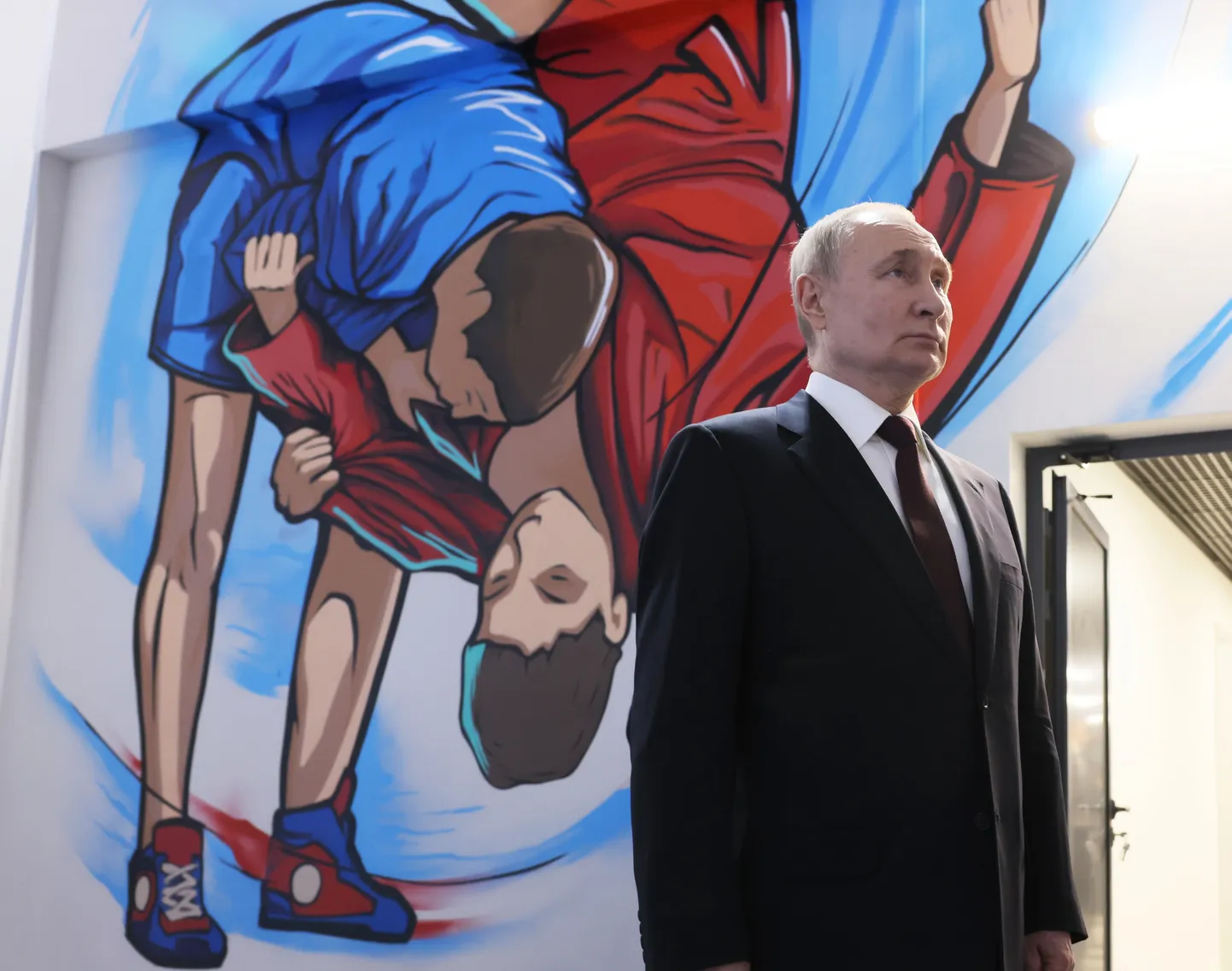 Самбист Путин больше не появляться в спортивном костюме даже в зале для самбо. Дворец самбо, Краснодар, Россия, 7 марта 2024 года.