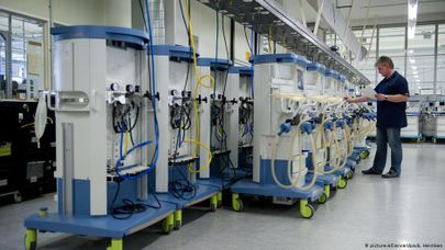 На заводе немецкой фирмы Dräger по производству аппаратов ИВЛ