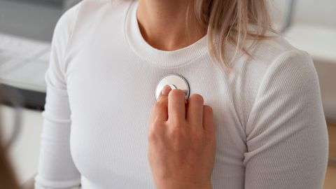 UUED REEGLID ⟩ Infarkti diagnoosimine muutub täpsemaks ja võtab luubi alla naised