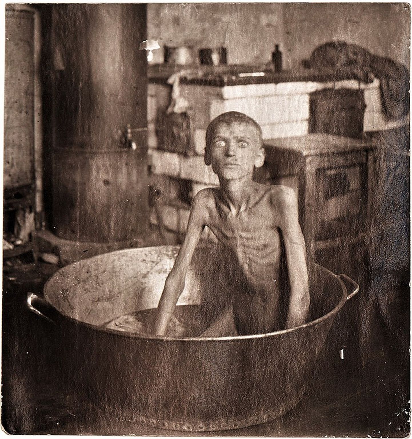 Ilarions Ņiščenko - zēns, kurš Krievijas bada krīzes laikā (1921-1922) nogalināja un apēda savu 3 gadus veco brāli.