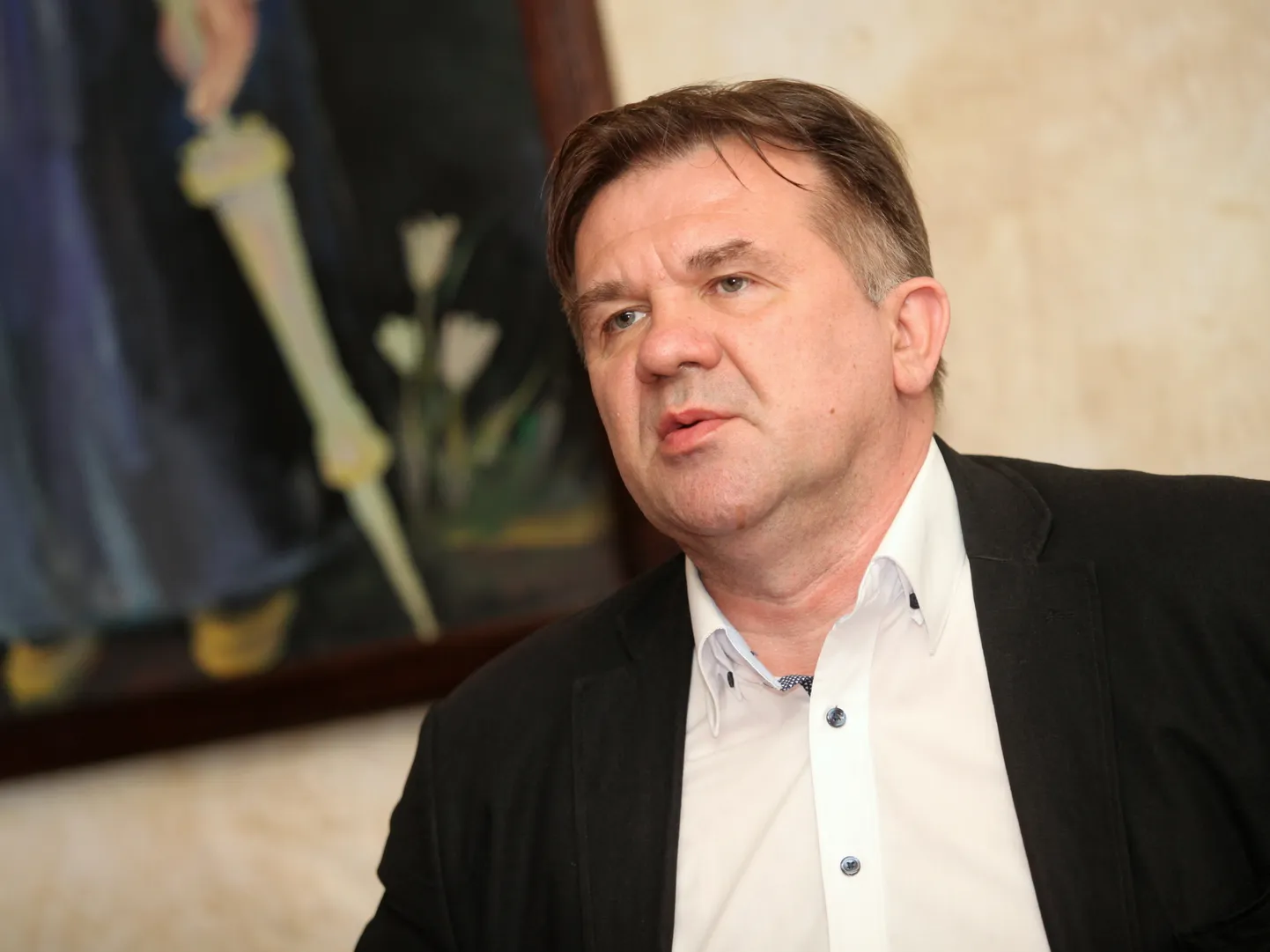 Baroka orķestra "Collegium Musicum Riga" mākslinieciskais vadītājs Māris Kupčs piedalās Senās mūzikas festivālam veltīta preses konferencē gruzīnu restorānā "Pirosmani".