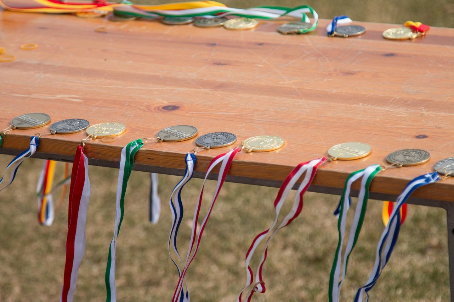 Kitzbergi gümnaasiumi staadionil jagatakse nädalavahetusel Karksi-Nuia mängude parimatele medaleid.