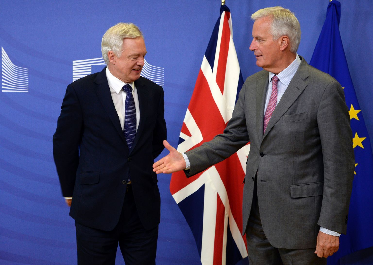12lk1 Briti Brexiti minister David Davis (vasakul) ja Euroopa Liidu pealäbirääkija Michel Barnier.