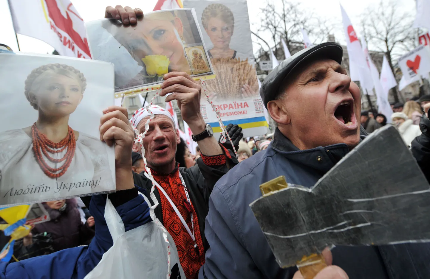 Julia Tõmošenko poolehoidjad Kiievis 28. märtsil.