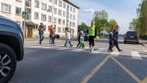 Tapa lastevanemad rahustasid lasteaia juures liikluse, kuid järgmisel päeval kihutasid autod jälle