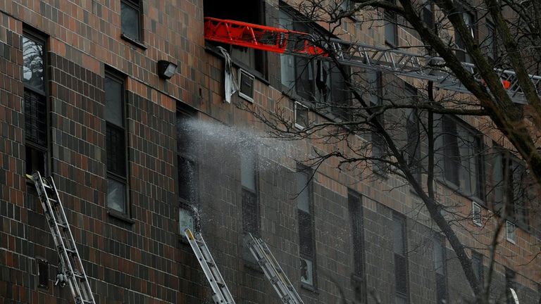 Пожар в жилом доме в Бронксе
