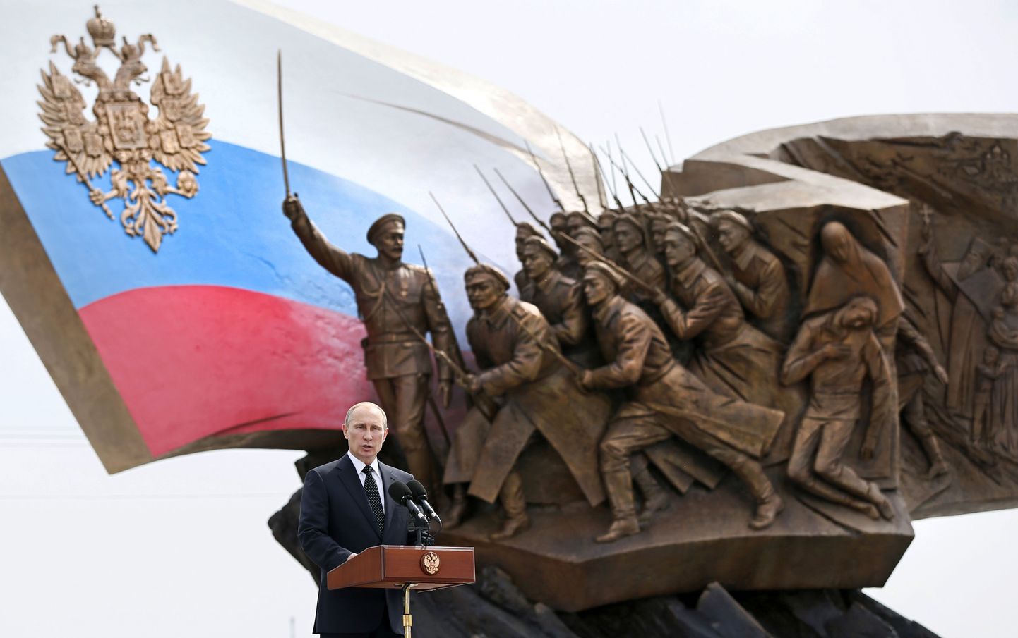 Vladimir Putin esimese maailmasõja kangelastele pühendatud monumendi avamisel