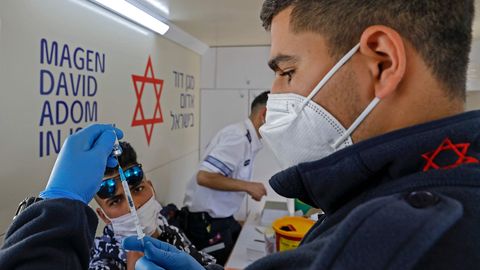  Iisraelis on vähemalt ühe vaktsiinidoosi saanud pool elanikkonnast