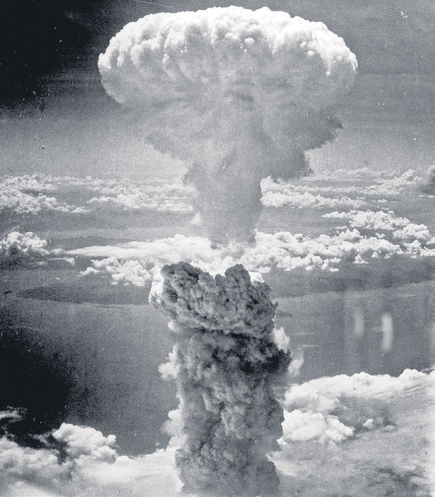 TUUMASEEN: Aatompommi tekitatud "tuumaseen" Nagasaki kohal tõusis 9. augustil 1945 plahvatuse hüpotsentrist 18 km kõrgusele.