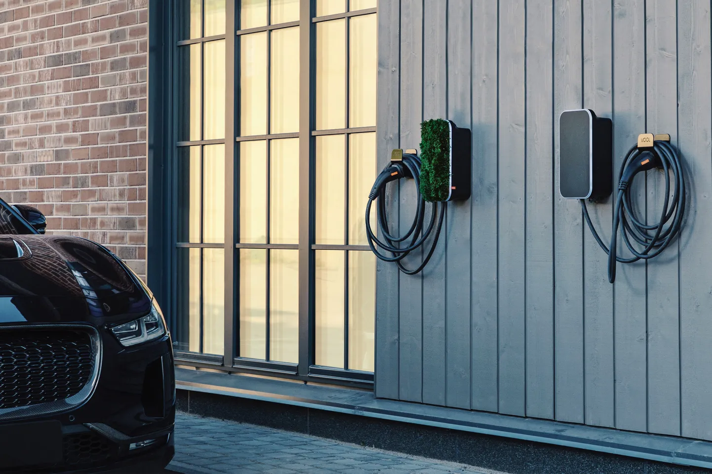 Elektriauto laadimine.