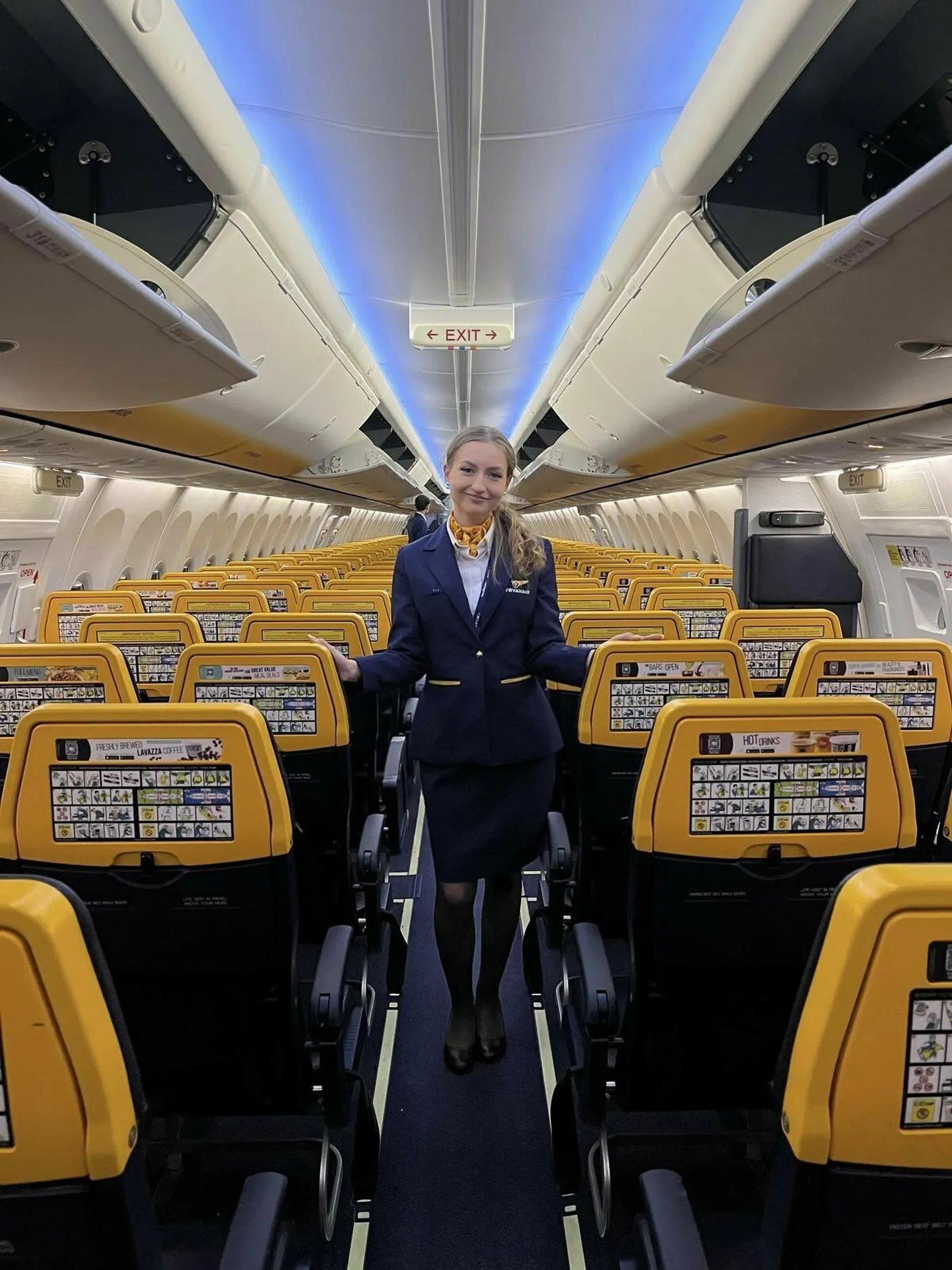 Stjuardessina töötaval Eva-Maria Rannikul ei ole kahe lennu vahel tavaliselt palju aega. Siiski õnnestus kolleegil ühel päeval väikse pausi ajal teha temast pilt Boeing 737-8200 lennukis, milles on 197 istekohta.