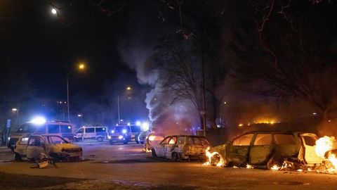 Koraanipõletajad põhjustasid Rootsis kümnete vigastatutega rahutused