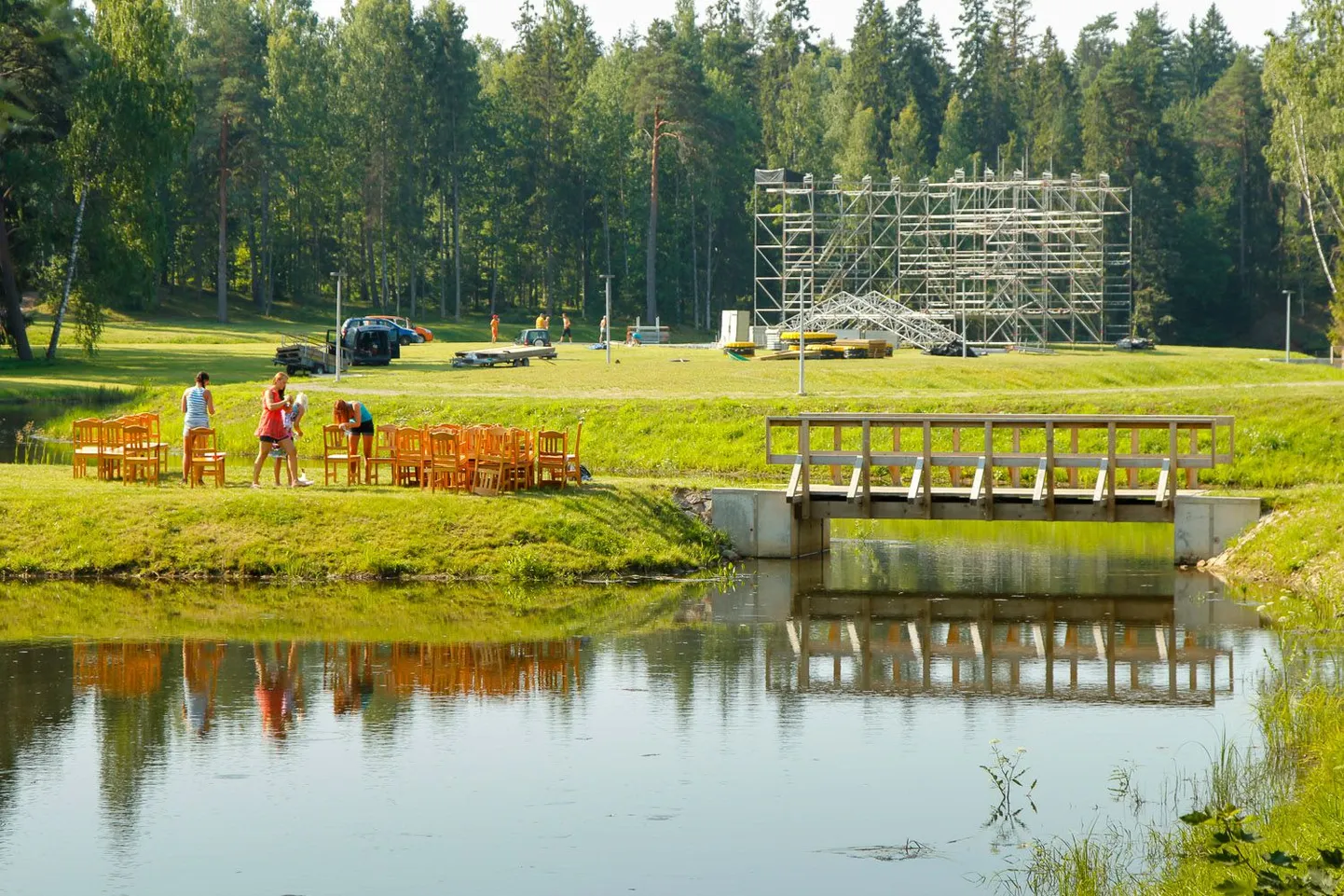 Tõrva Loitsu tarbeks kerkib suur lava.