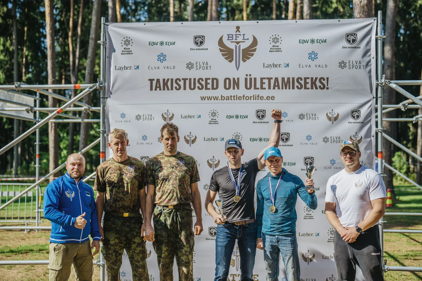 Tartu Raekoja platsil saab järgmisel reedel läbida Battle For Life püstipandud lahingrada. Pildil ongi nende eelmise aasta meeskond.
