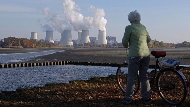 Электростанция Йеншвальде в Германии, работающая на буром угле - один из крупнейших источников выбросов CO2 в Европе