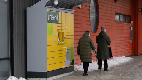 ФОТО ⟩ По всей Эстонии установили новые посылочные автоматы: откуда они и сколько стоит отправка?
